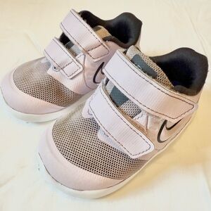 Nike Toddler Sneakers Size 5
